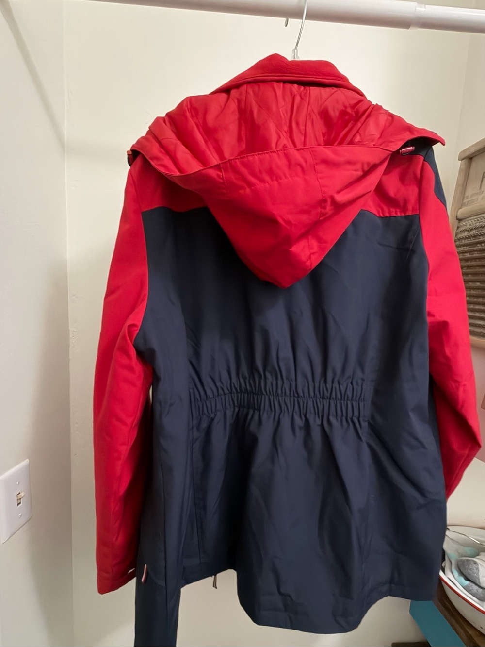 Tommy Hilfiger Red & Navy Ski Hooded Jacket - Picture 3 of 8